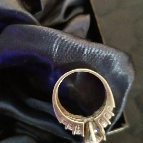 Marquise Ring - Picture 5 of 5